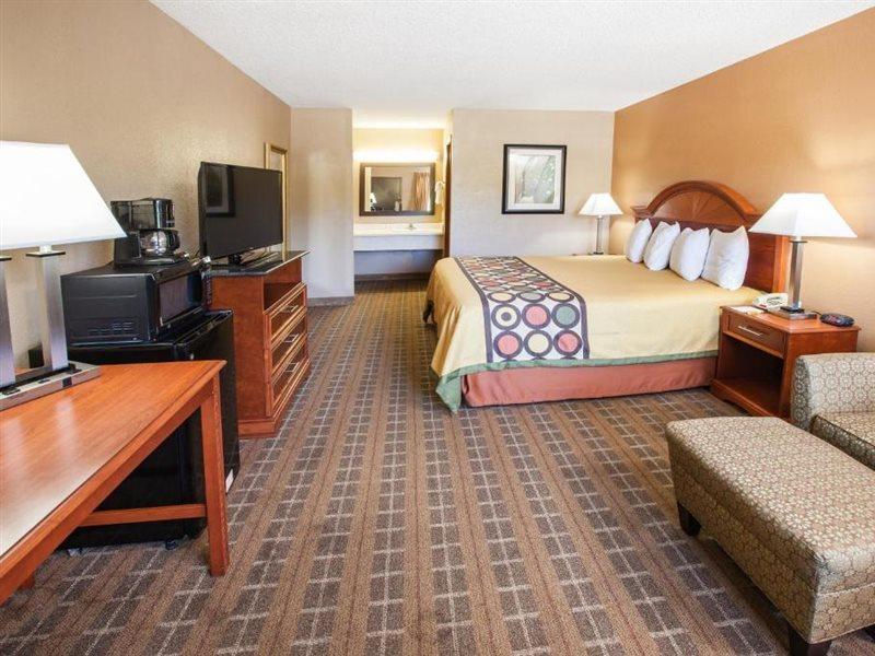 ซูเปอร์ 8 บาย วินด์แฮม คลินตัน Hotel ภายนอก รูปภาพ